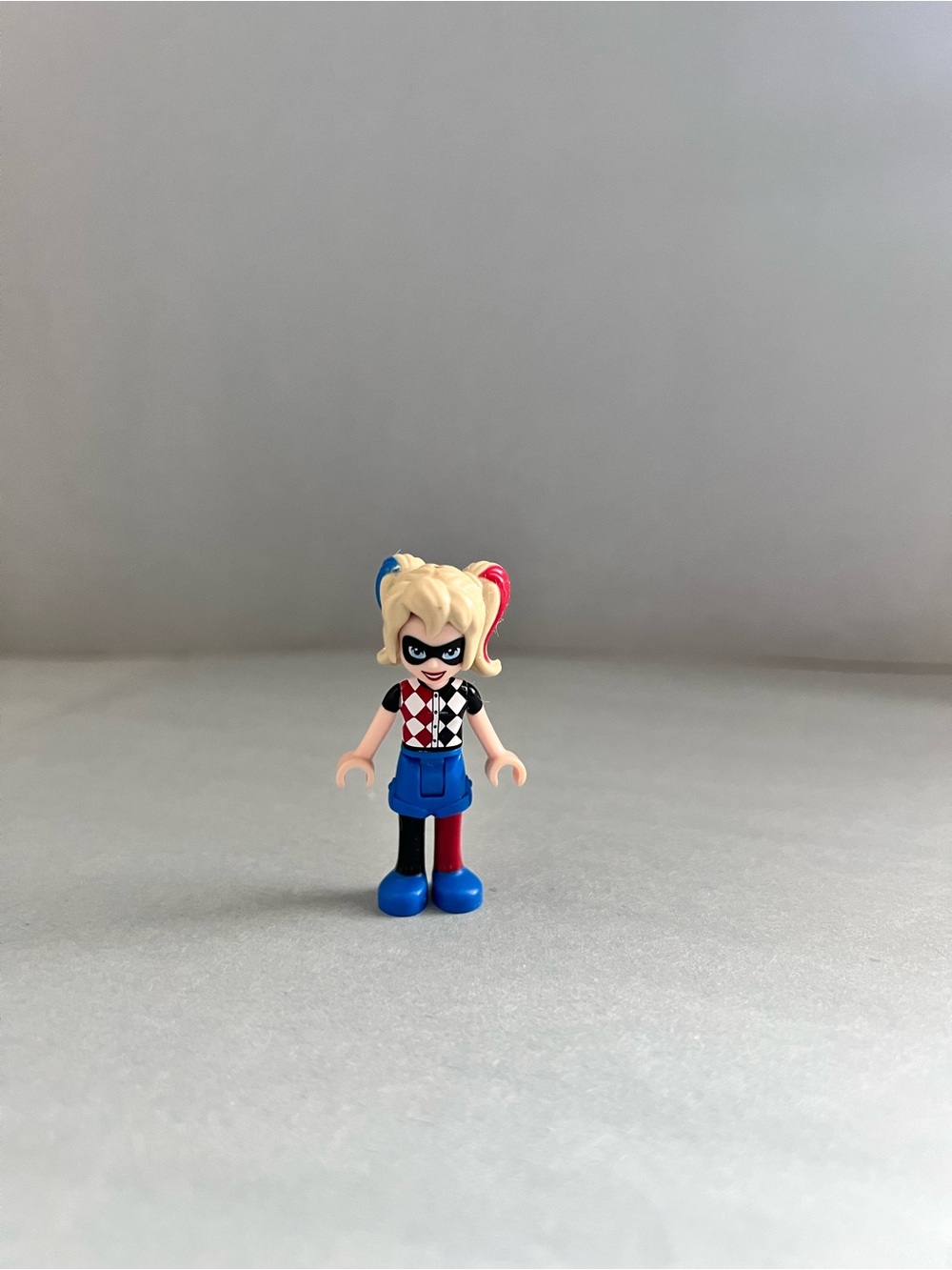 LEGO DC Super Hero Girls Harley Quinn mini-doll figure